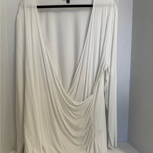 Universal Standard Liquid Jersey Long Sleeve Top in White - Picture 2 of 5